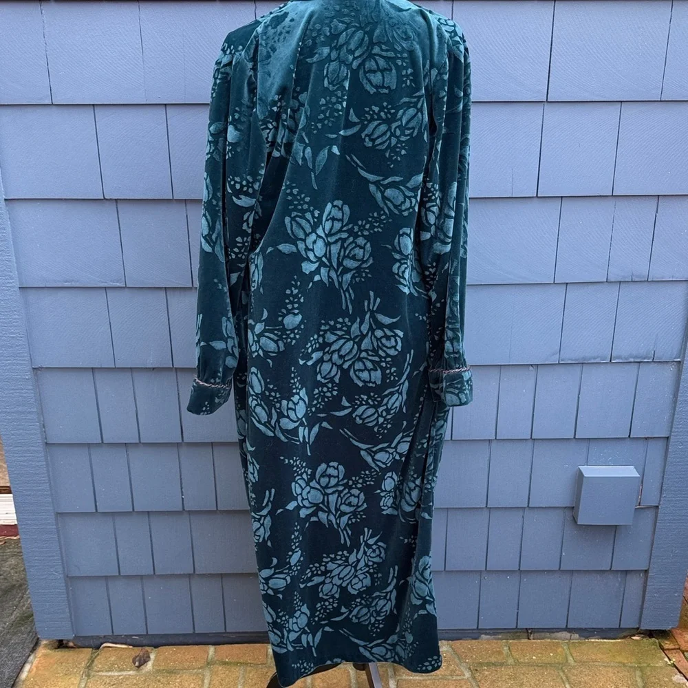 Jasmine Rose Elegant Teal Floral Robe velvet small NWOT
